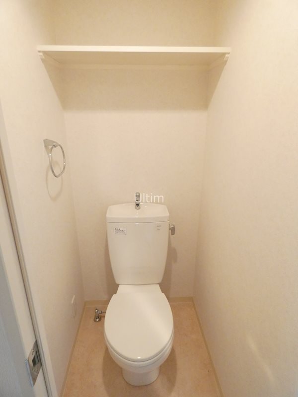 トイレ　※別のお部屋のお写真です。御参考までに。