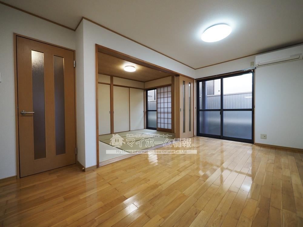 居室・リビング　※内観写真は102号を引用しており、内装が異なる場合がござい