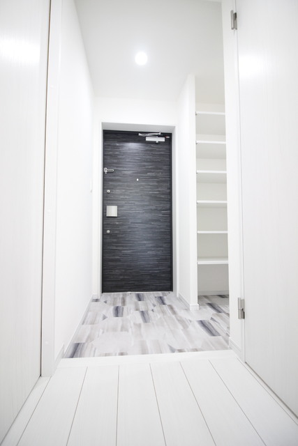 玄関　★靴なども収納スペースに隠せるのは嬉しいですね★