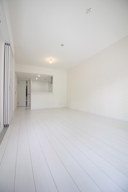 居室・リビング　★白を基調とした清潔感・明るさが際立つお部屋です★