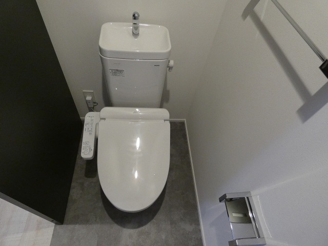 トイレ　トイレは温水洗浄便座付！
