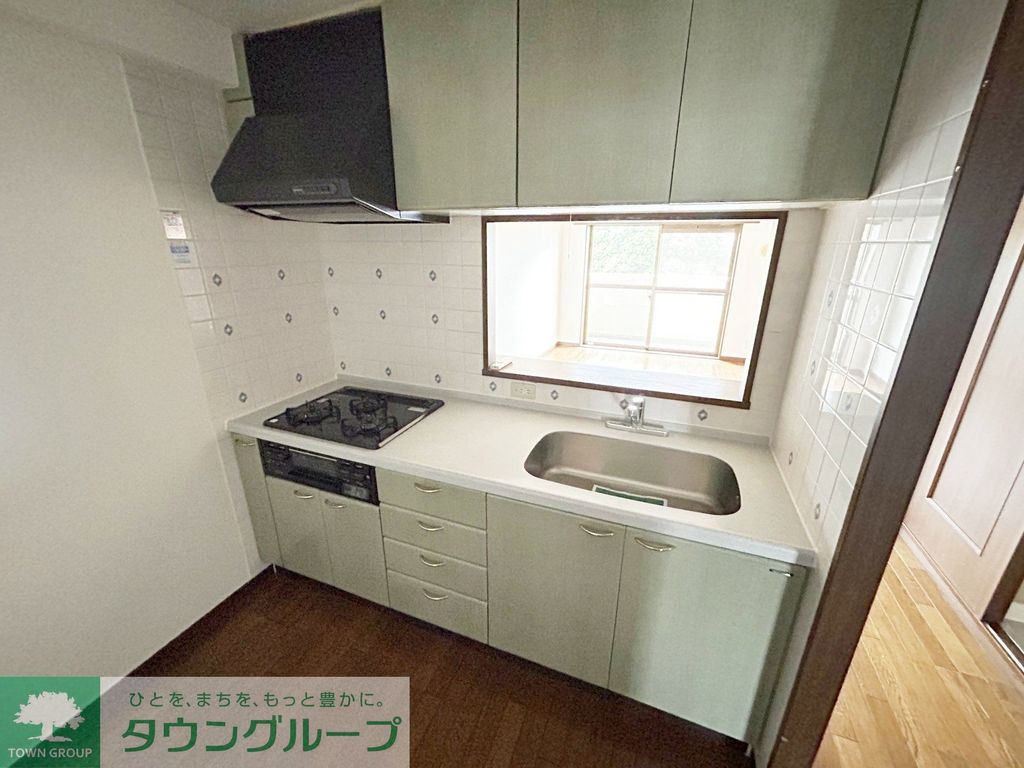 キッチン　明るく広々としたキッチン