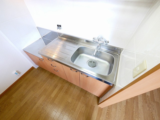 キッチン　コンパクトなキッチンで掃除もラクラク