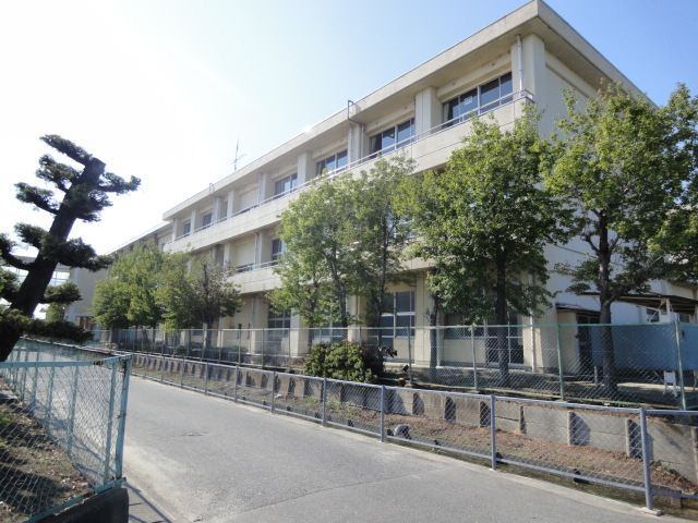 中学校　津島市立藤浪中学校（中学校）まで1455m