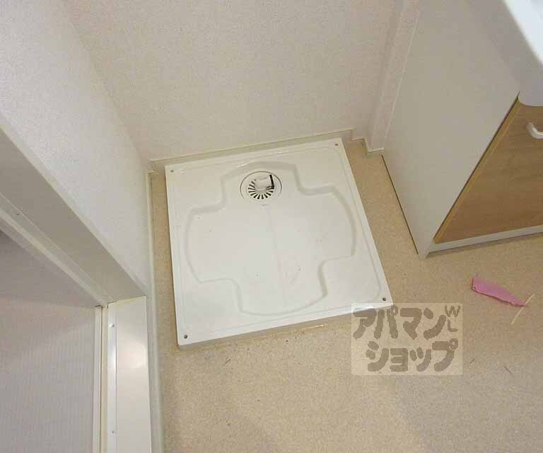 その他設備　嬉しい室内洗濯機置場です。