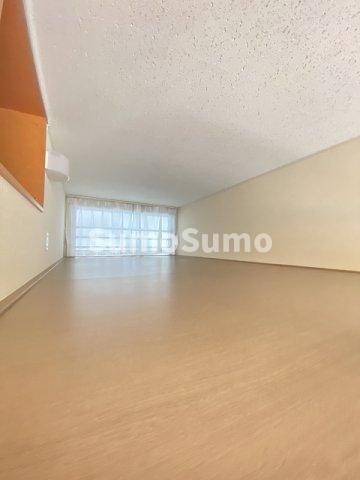 その他部屋・スペース　広くて明るい寝室