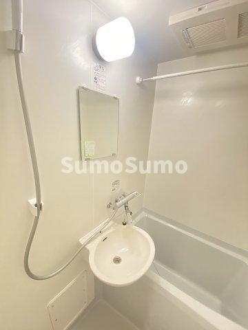 洗面設備　スペースが確保できる洗面所です