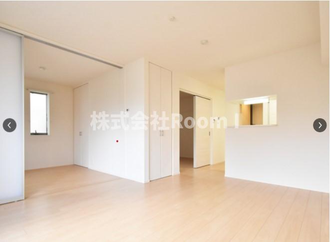 居室・リビング　こちらの居間で趣味の時間をお楽しみください