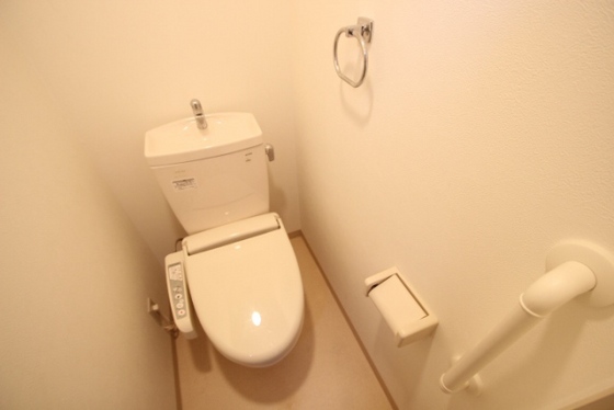 トイレ　※別部屋の写真です