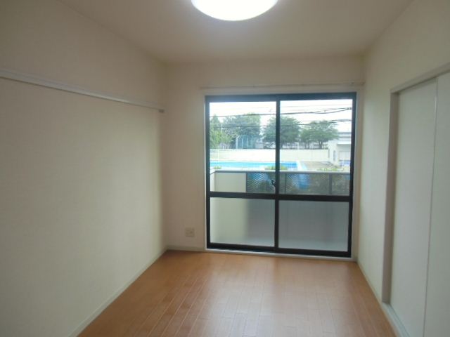 居室・リビング　洋間