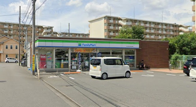 コンビニ　ファミリーマート東久留米所沢街道店（コンビニ）まで859m