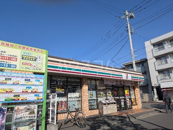 コンビニ　セブン-イレブン 北松戸駅西口店（コンビニ）まで49m
