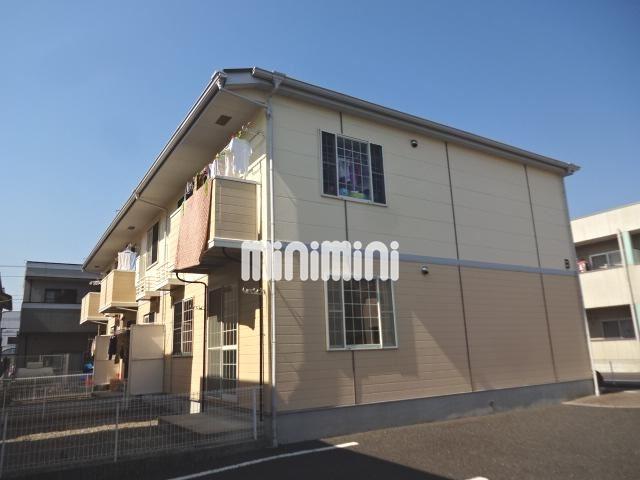 建物外観　１階は庭付きです。