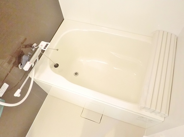 バス・シャワールーム　ピカピカ