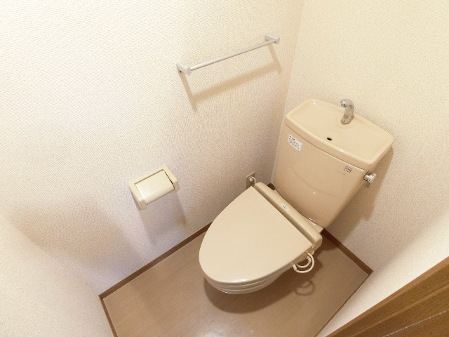 トイレ　独立しているトイレです
