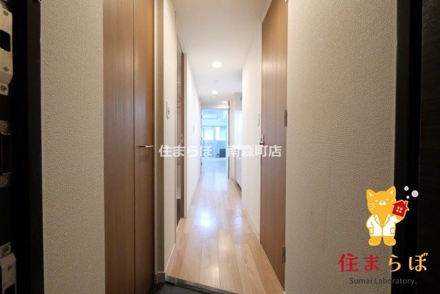 玄関　「気になったら、LINEで気軽に相談できますよ。」