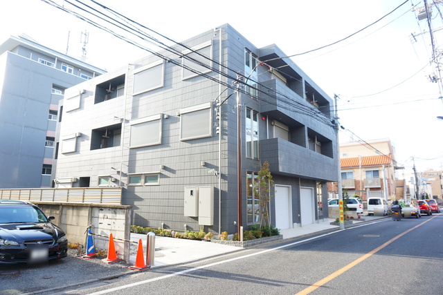 建物外観　防犯が気になる方におすすめのオートロック付き！