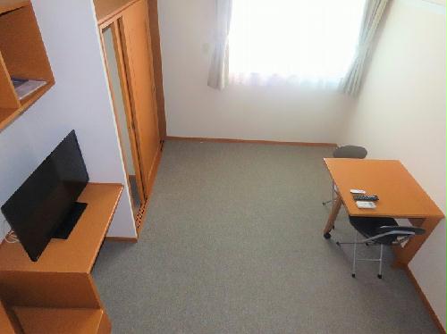 居室・リビング　ベッド上からのアングルです