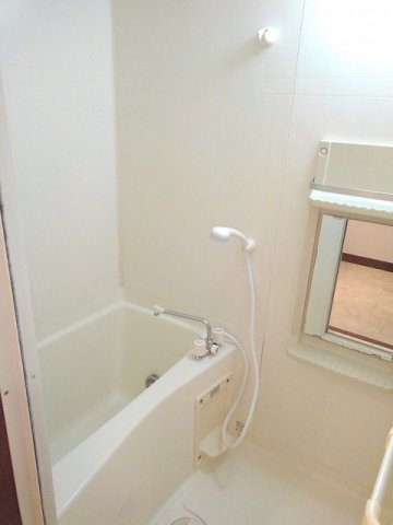 バス・シャワールーム　お風呂で日々の疲れを落としましょう