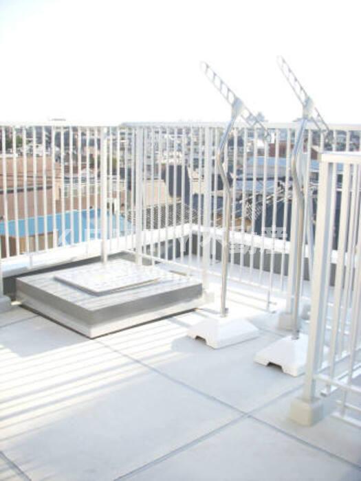 バルコニー　広々としたバルコニーです