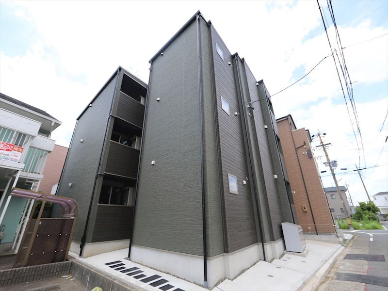 建物外観　外観　オートロック付　宅配ＢＯＸ有り