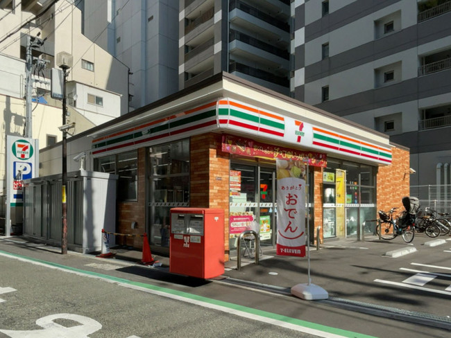 コンビニ　セブンイレブン 大阪江戸堀北通店（コンビニ）まで53m