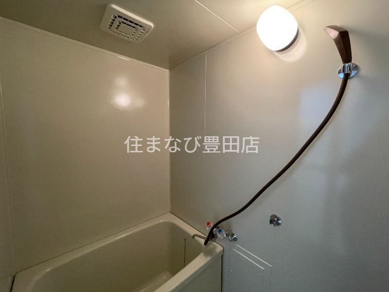 バス・シャワールーム　同型別部屋写真