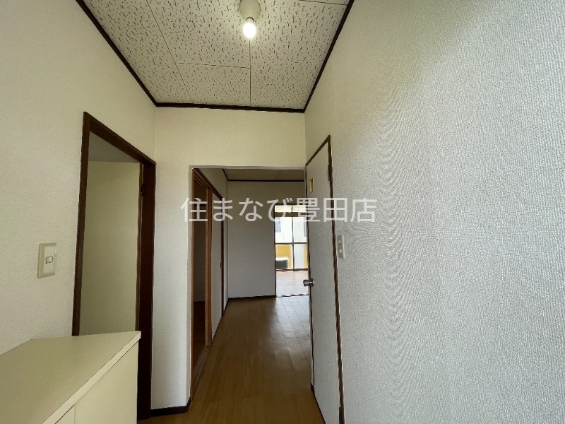 玄関　同型別部屋写真
