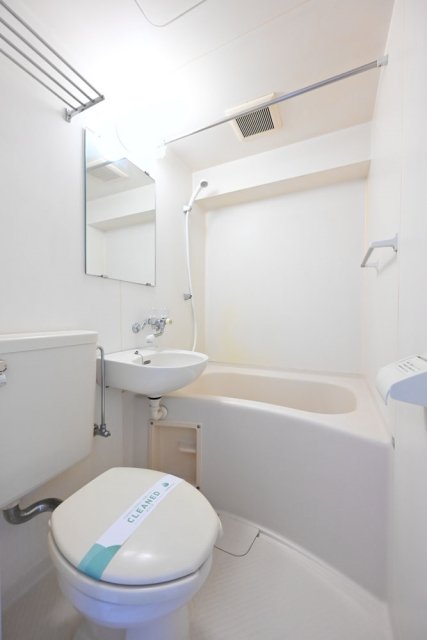 バス・シャワールーム　ゆったり過ごせるお風呂です