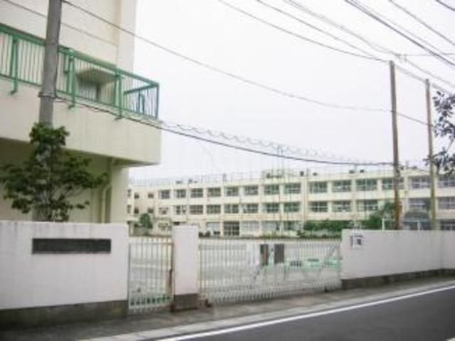中学校　世田谷区立松沢中学校（中学校）まで2030m