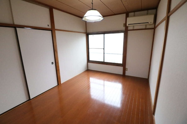 居室・リビング　※同物件別号室の参考写真です。