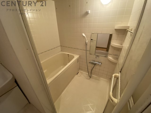 バス・シャワールーム　バストイレセパレートタイプの浴室です♪