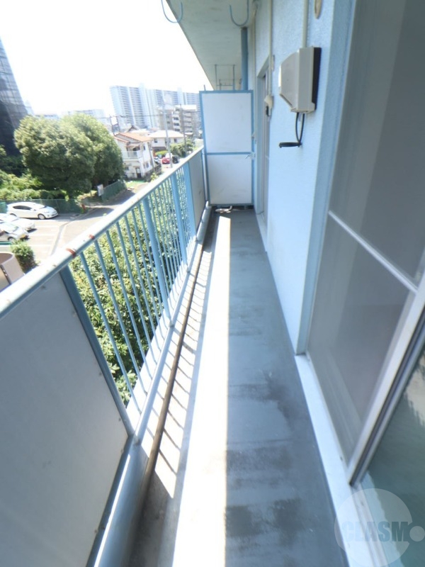 バルコニー　明るいバルコニー