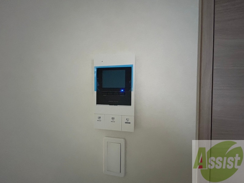 セキュリティ　モニタ付インターホンです。セキュリティ面も安心ですね！