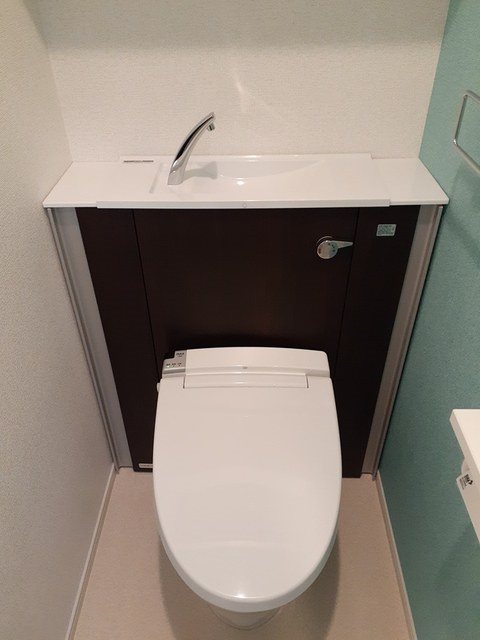 トイレ　温水洗浄便座