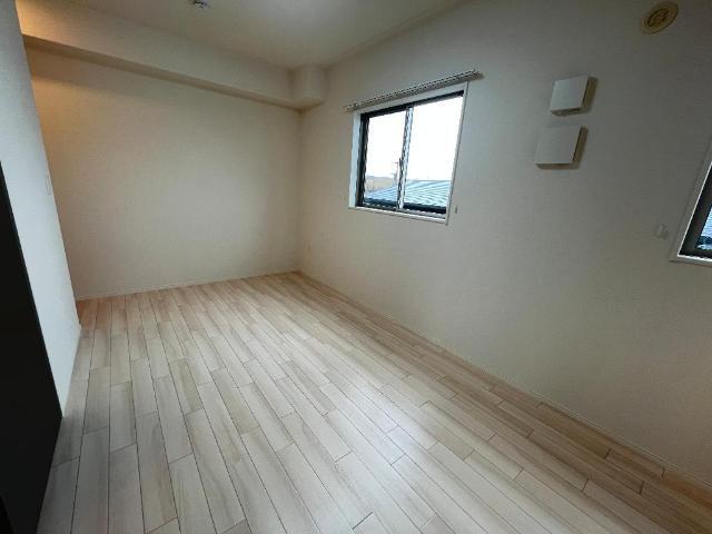 居室・リビング　室内