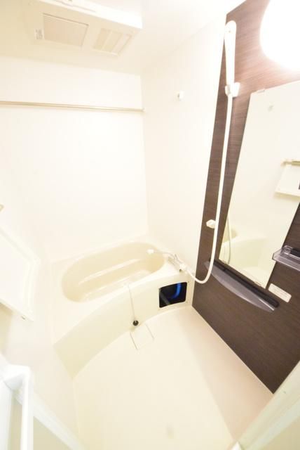 バス・シャワールーム　浴室乾燥機付きバス