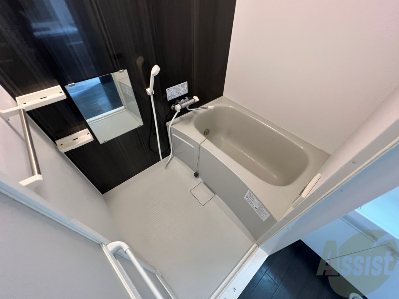 バス・シャワールーム　お風呂になります。一日の疲れを癒してくださいね。