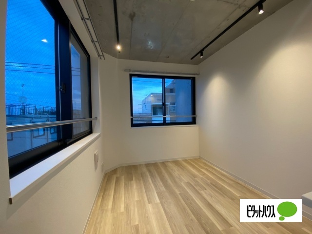 居室・リビング　別室写真参照