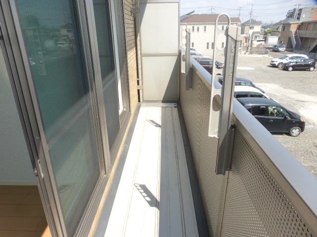 バルコニー　南向で陽当たり良好