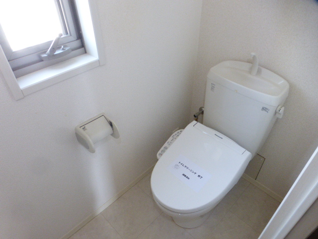 トイレ　WC　温水洗浄便座付