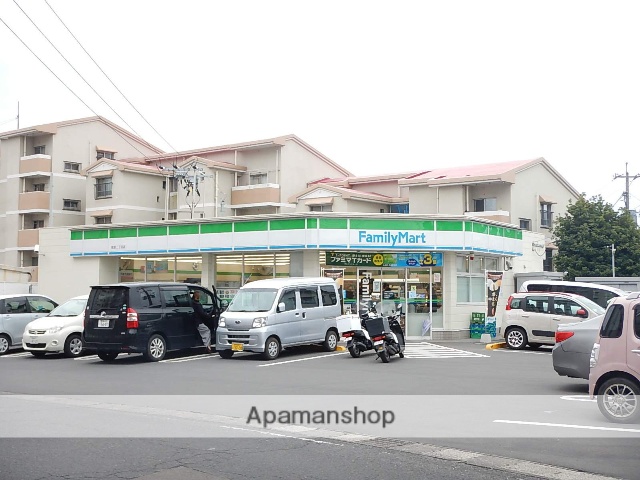 コンビニ　ファミリーマート紫原二丁目店（コンビニ）まで521m