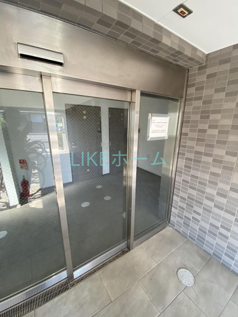 エントランス　バルコニー