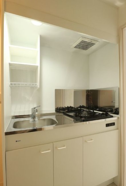 キッチン　別部屋参考写真となります