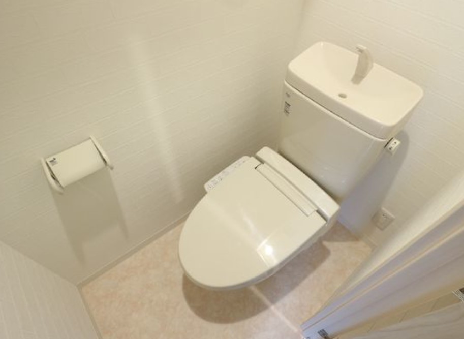 トイレ　別部屋参考写真となります