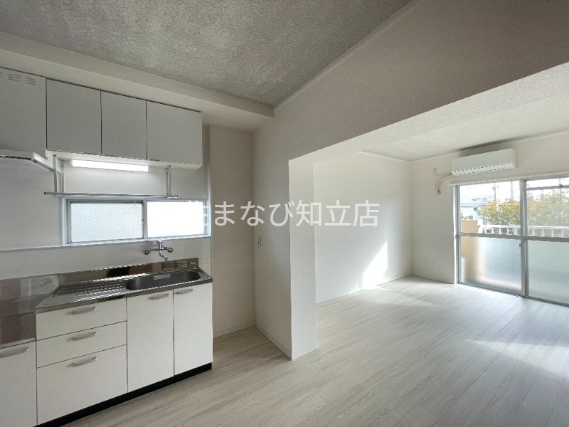 居室・リビング　同型別部屋写真