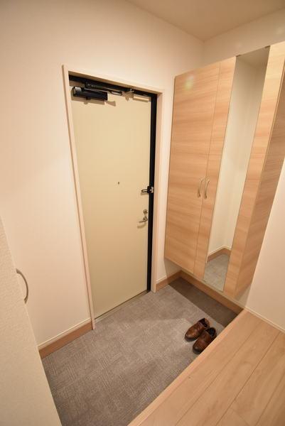 玄関　※同施工会社写真※