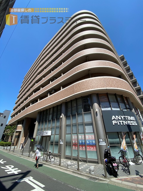 建物外観　堂々とした佇まい。背筋が伸びます。