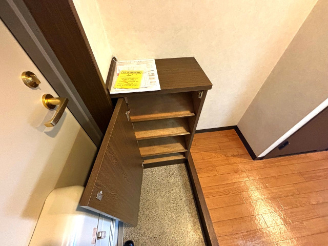 収納　同物件別号室の写真です。