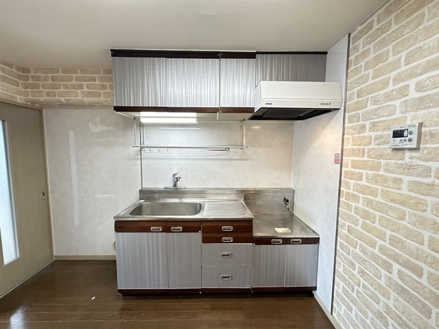 キッチン　別部屋参考写真です